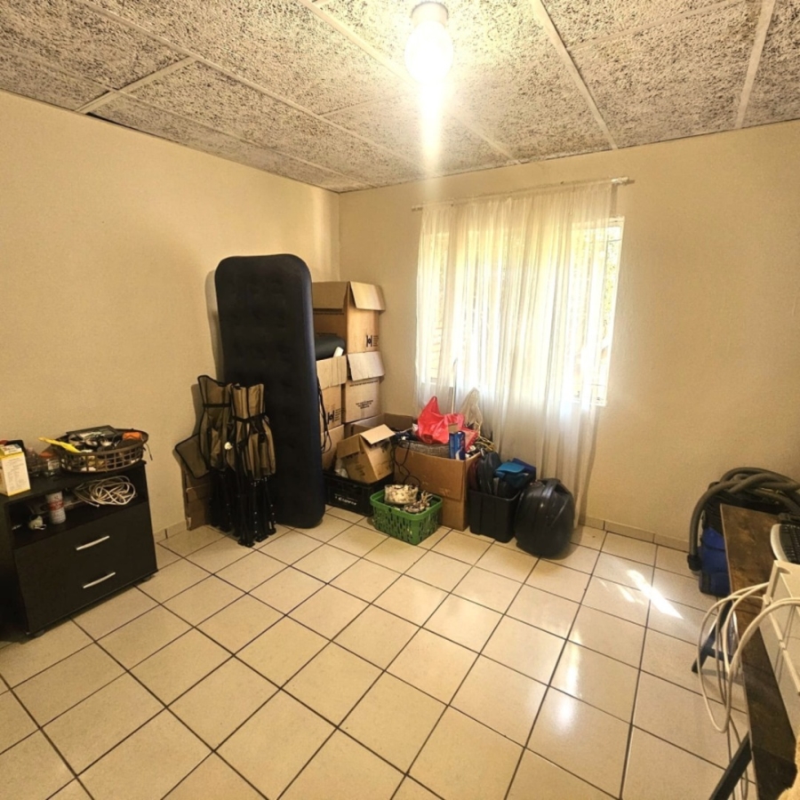 To Let 2 Bedroom Property for Rent in Modderfontein AH North West